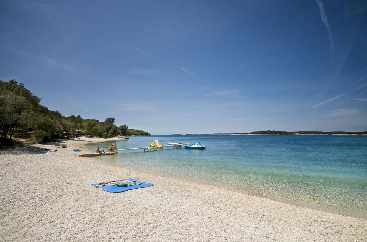 Camping Adria Mobile Homes In Brioni Sunny Camping Pula Buitenkant foto