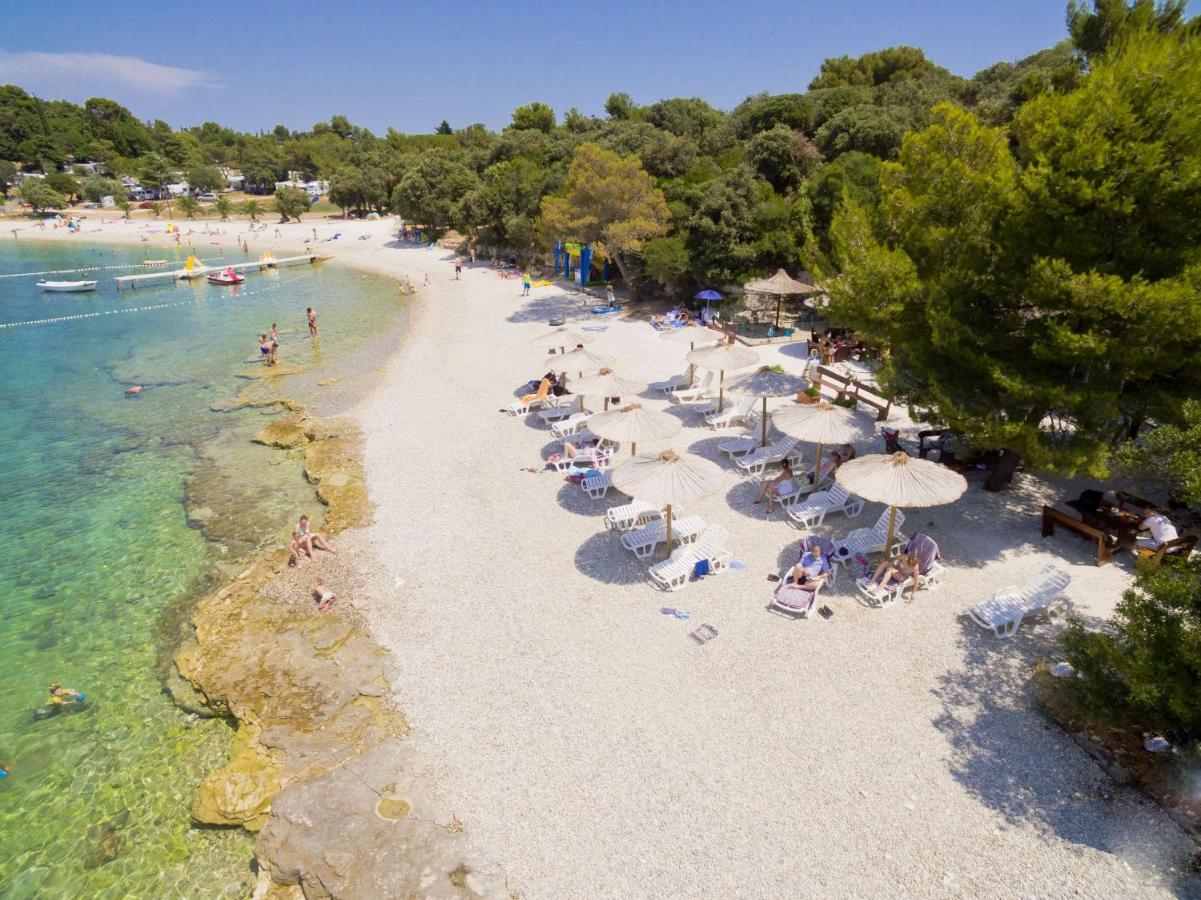 Camping Adria Mobile Homes In Brioni Sunny Camping Pula Buitenkant foto