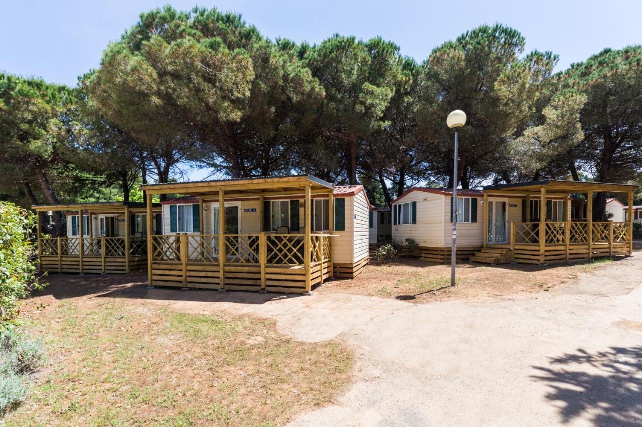 Camping Adria Mobile Homes In Brioni Sunny Camping Pula Buitenkant foto